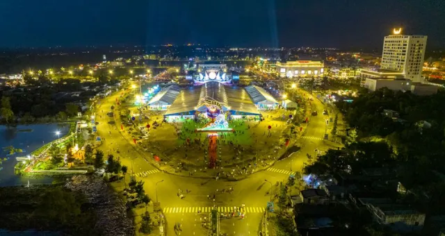 Quảng trường Phan Ngọc Hiển Cà Mau