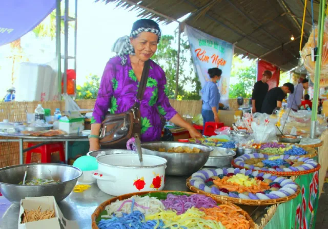 Khu bánh dân gian