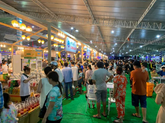 Khu thương mại tổng hợp