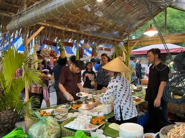Khu ẩm thực vùng miền