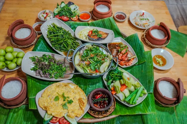 Cơm niêu là gì
