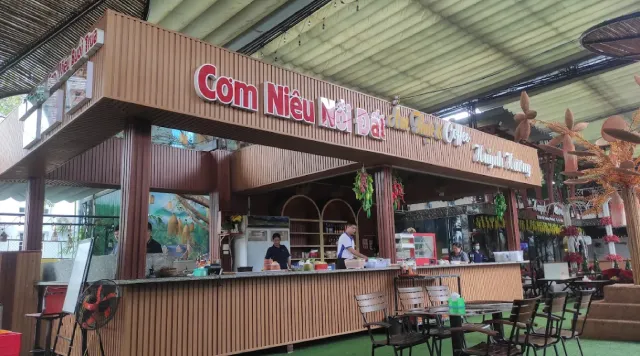 Cơm niêu Nồi Đất