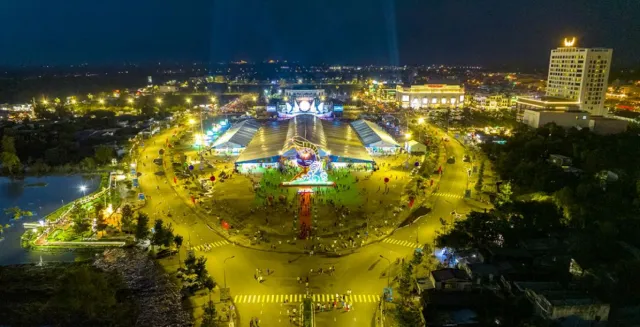 Quảng Trường Phan Ngọc Hiển Cà Mau ở đâu?