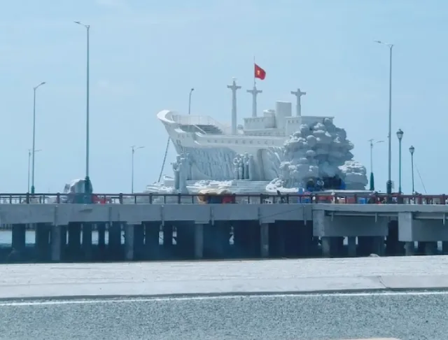  Tượng đài Chuyến tàu tập kết ra Bắc ở đâu?