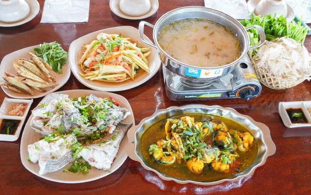 Ẩm thực tại Khu du lịch sinh thái Hương Đầm có gì hấp dẫn?