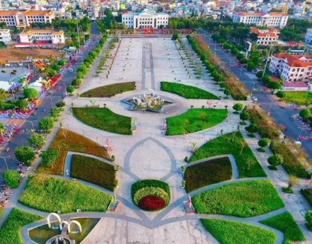 Vị trí và lịch sử hình thành Quảng trường Hùng Vương